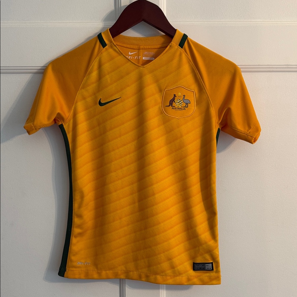 Nike Kids Medium Australia Dry-Fit Soccer/Football Jersey